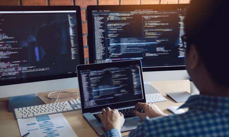 数据科学选型：R与Python如何赋能朝阳区网站建设？